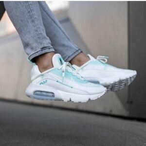 Nike Air Max 2090's White and Mint Green Women's Size 7